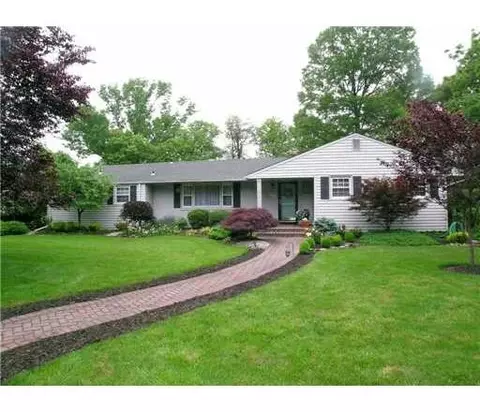 386 Plainfield Rd, Edison, NJ 08820 photo 1