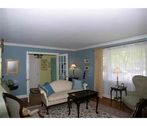 386 Plainfield Rd, Edison, NJ 08820 photo 5
