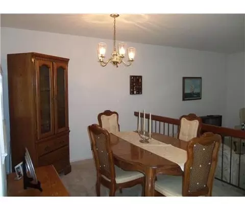 603 Maplecrest Rd, Edison, NJ 08820 photo 5