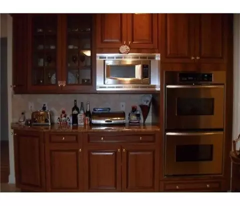 2 Brook Ave, Edison, NJ 08820 photo 4