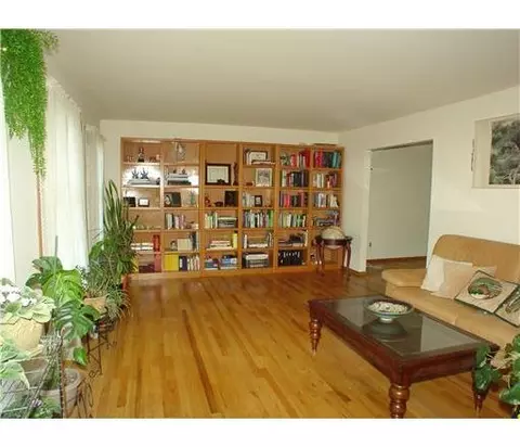 25 Harold Ave, Edison, NJ 08820 photo 3