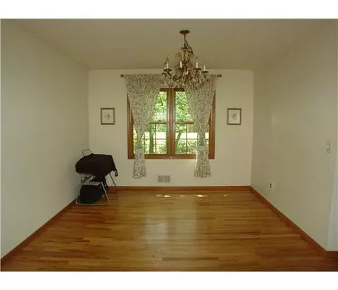25 Harold Ave, Edison, NJ 08820 photo 5