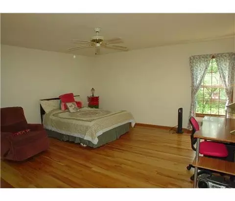 25 Harold Ave, Edison, NJ 08820 photo 18
