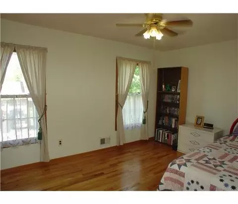 25 Harold Ave, Edison, NJ 08820 photo 17