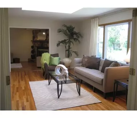 3 Fielding Pl, Edison, NJ 08820 photo 2