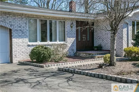 8 Willow Dr, Edison, NJ 08820 photo 4