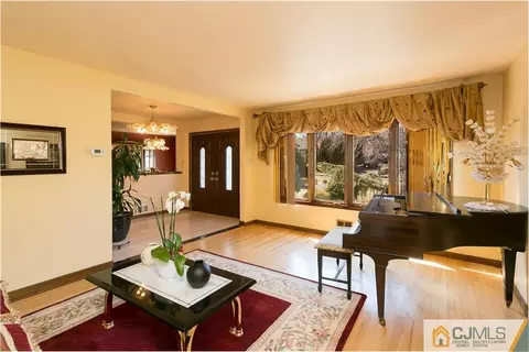8 Willow Dr, Edison, NJ 08820 photo 14