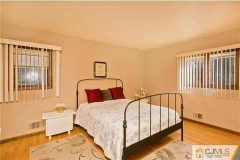 8 Willow Dr, Edison, NJ 08820 photo 18