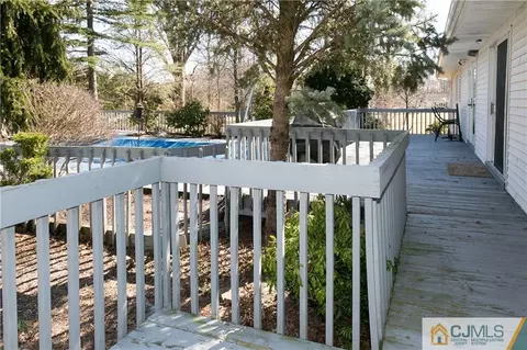 8 Willow Dr, Edison, NJ 08820 photo 8
