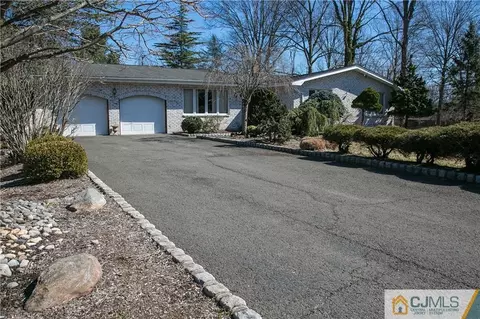 8 Willow Dr, Edison, NJ 08820 photo 3