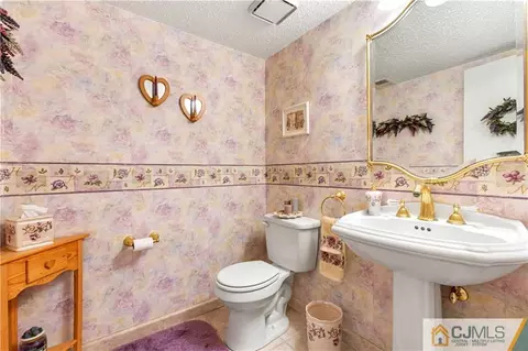 131 Westgate Dr, Edison, NJ 08820 photo 22