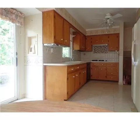 31 Scheid Dr, NJ 08859 photo 9