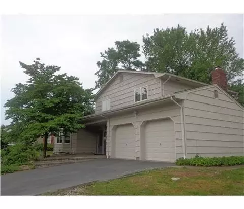 31 Scheid Dr, NJ 08859 photo 2