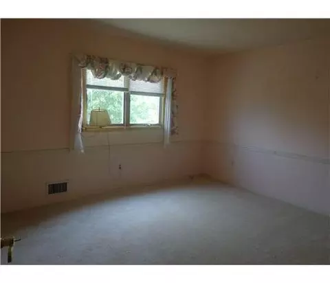 31 Scheid Dr, NJ 08859 photo 12