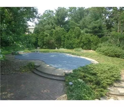 31 Scheid Dr, NJ 08859 photo 4