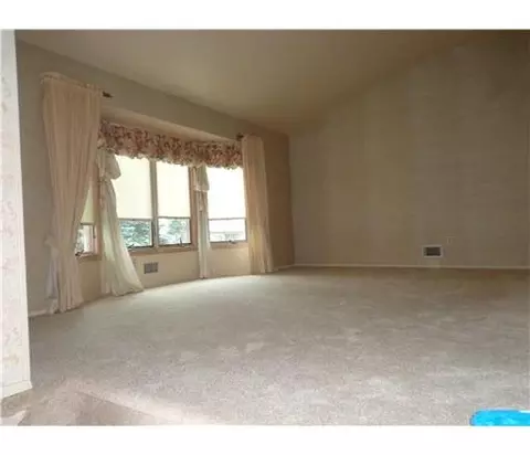 31 Scheid Dr, NJ 08859 photo 5