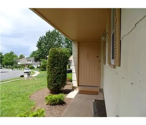 6 Yardley St, Edison, NJ 08820 photo 2