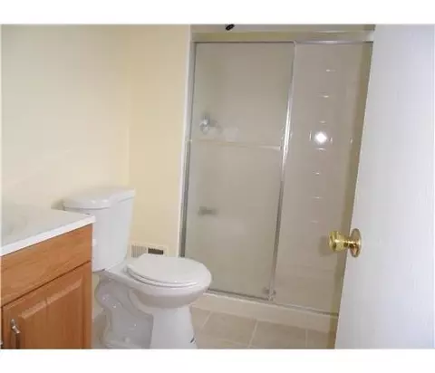 6 Yardley St, Edison, NJ 08820 photo 9