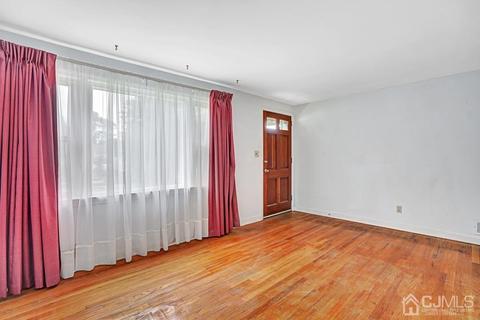 327 Second St, Middlesex, NJ 08846 photo 5
