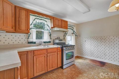 327 Second St, Middlesex, NJ 08846 photo 9
