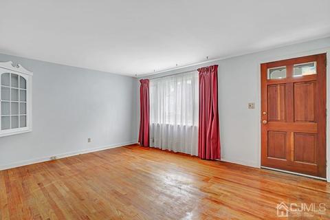327 Second St, Middlesex, NJ 08846 photo 4