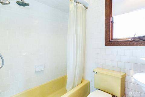 197 Echo Ave, Edison, NJ 08837 photo 16
