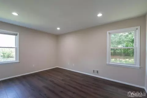 16 Roxy Ave, Edison, NJ 08820 photo 19