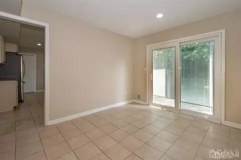 16 Roxy Ave, Edison, NJ 08820 photo 11