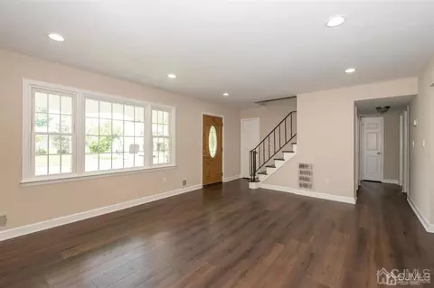 16 Roxy Ave, Edison, NJ 08820 photo 4