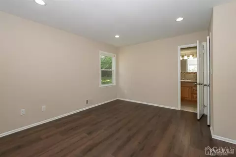 16 Roxy Ave, Edison, NJ 08820 photo 22
