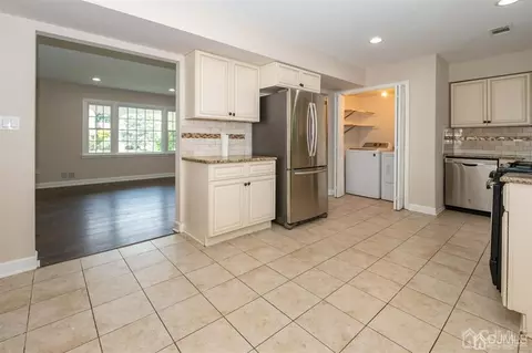 16 Roxy Ave, Edison, NJ 08820 photo 6