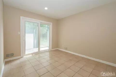 16 Roxy Ave, Edison, NJ 08820 photo 13