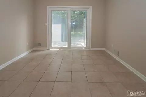 16 Roxy Ave, Edison, NJ 08820 photo 12