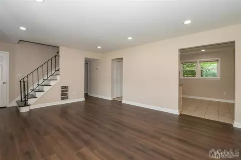 16 Roxy Ave, Edison, NJ 08820 photo 5
