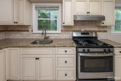 16 Roxy Ave, Edison, NJ 08820 photo 8
