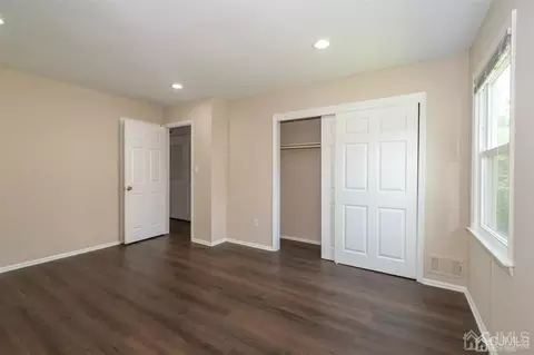 16 Roxy Ave, Edison, NJ 08820 photo 21