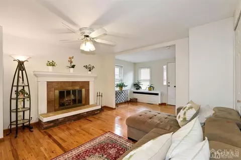 70 Lloyd St, Edison, NJ 08817 photo 6