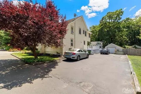 70 Lloyd St, Edison, NJ 08817 photo 3