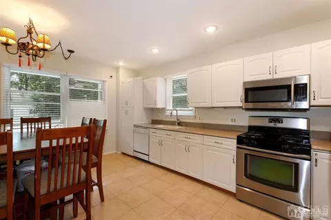 70 Lloyd St, Edison, NJ 08817 photo 10