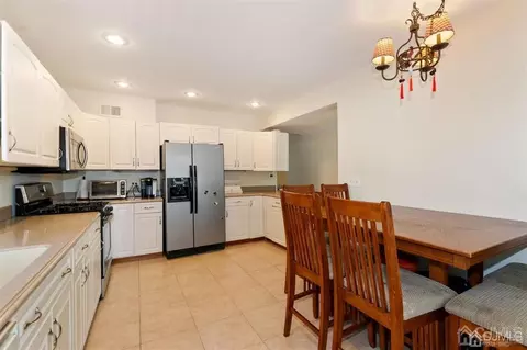 70 Lloyd St, Edison, NJ 08817 photo 8