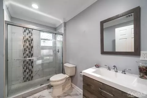 25 Jonathan Dr, Edison, NJ 08820 photo 20
