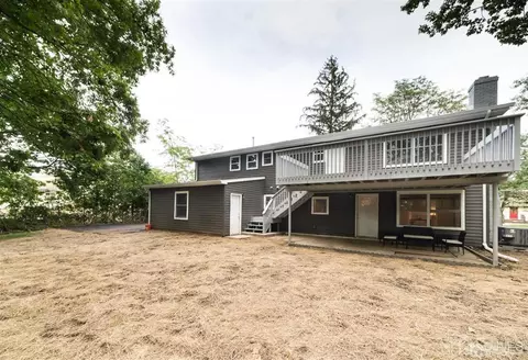25 Jonathan Dr, Edison, NJ 08820 photo 2