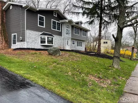 25 Jonathan Dr, Edison, NJ 08820 photo 22