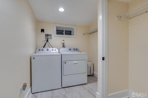 596 Mountain View Ter, Middlesex, NJ 08846 photo 32