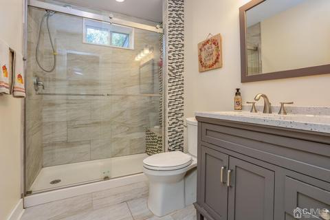 596 Mountain View Ter, Middlesex, NJ 08846 photo 15