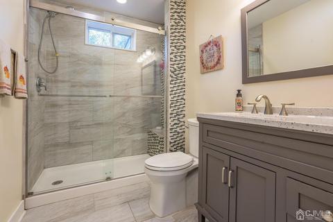 596 Mountain View Ter, Middlesex, NJ 08846 photo 14