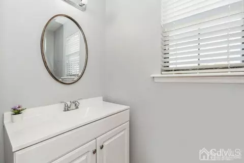 51 Main St, Edison, NJ 08837 photo 9