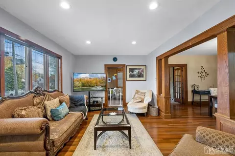 25 Third St, Edison, NJ 08837 photo 5