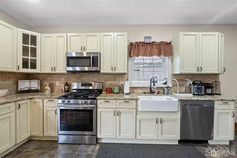 25 Third St, Edison, NJ 08837 photo 10