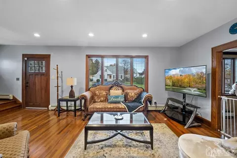 25 Third St, Edison, NJ 08837 photo 3